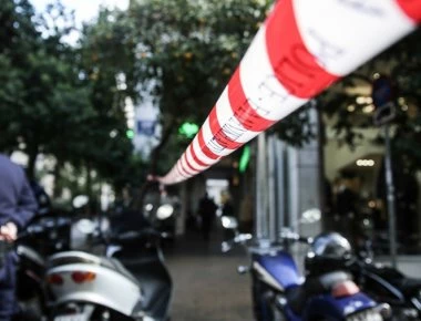 Βίντεο-ντοκουμέντο: Η εισβολή με αυτοκίνητο στην ληστεία του κοσμηματοπωλείου στο Π.Φάληρο